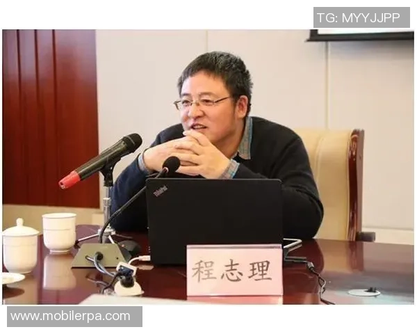 南京足球裁判的职业生涯与挑战探讨及其对足球发展的影响分析