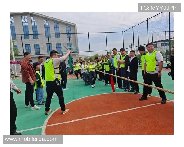 团队协作与友谊的桥梁组织打篮球活动促进员工凝聚力与健康生活方式 团队协作与友谊的桥梁组织打篮球活动促进员工凝聚力与健康生活方式